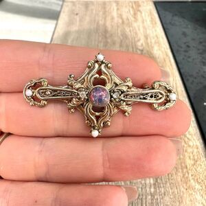 Vintage Jewelry Dragon Breath Cabochon Bar Pin Gold Tone Brooch with Faux Pearls